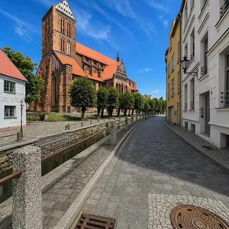 Luv - Altstadt Mit Terrasse Apartment Wismar